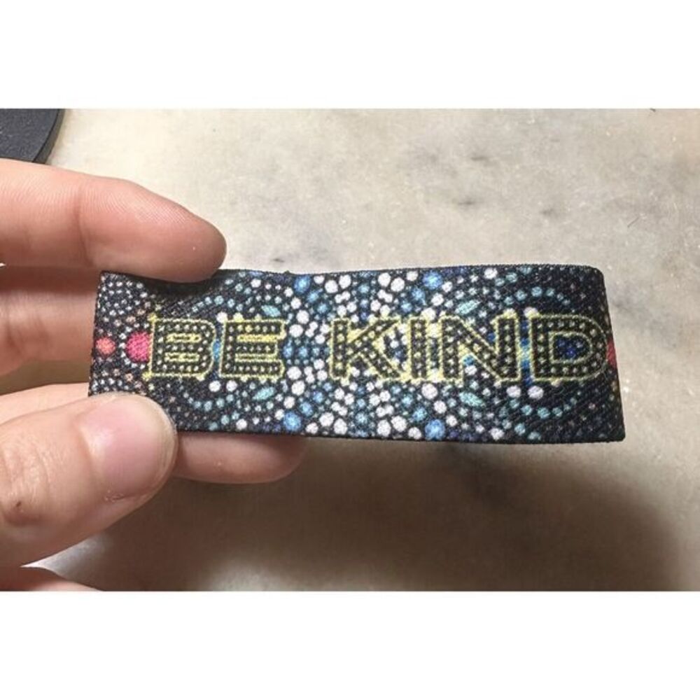 Zox Be Kind Reversible Band Bracelet Size Medium